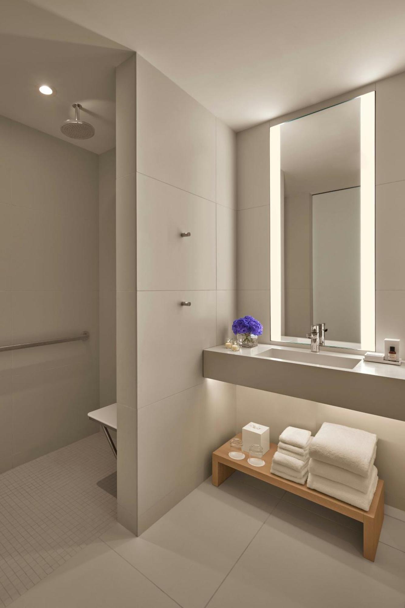 เดอะ ไทม์ สแควร์ เอดิชั่น Hotel นิวยอร์ก ภายนอก รูปภาพ Bathroom